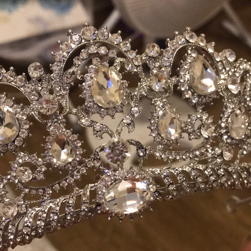 Tiara - image 2